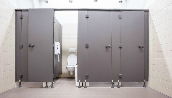 Công trình vệ sinh công cộng nên lắp đặt các sản phẩm bồn cầu giá rẻ nhất