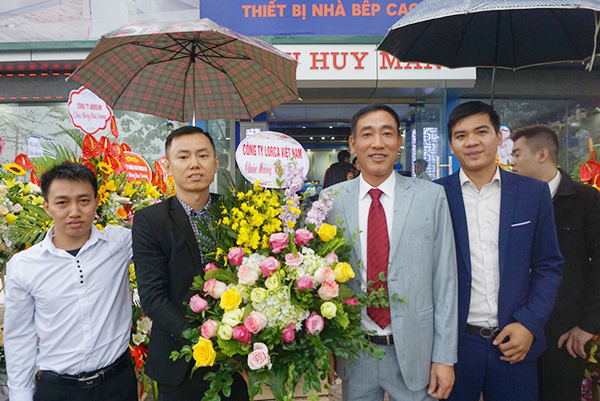 hai-linh-khai-truong-showroom-long-bien-2