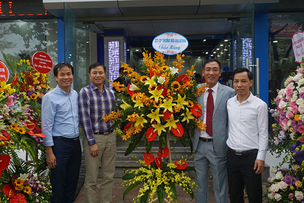 hai-linh-khai-truong-showroom-long-bien-3