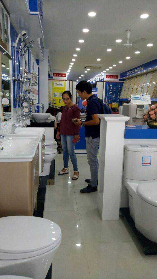 Khách hàng dễ dàng lựa chọn được dòng sản phẩm khi tới showroom Hải Linh