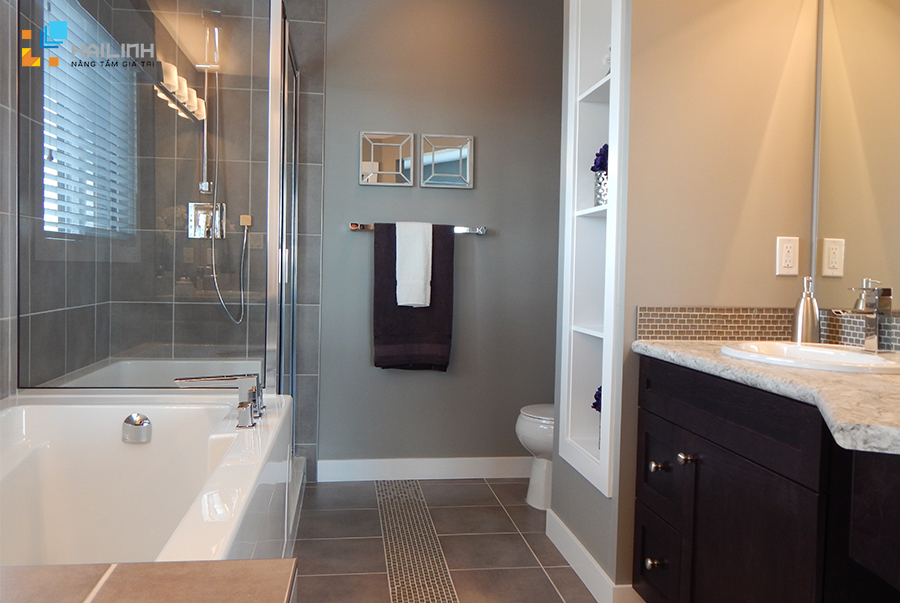 Nha tam dep khi lap dat thiet bi ve sinh can xung